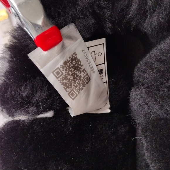 UGG black platform shearling boots 9 - Picture 9 of 10